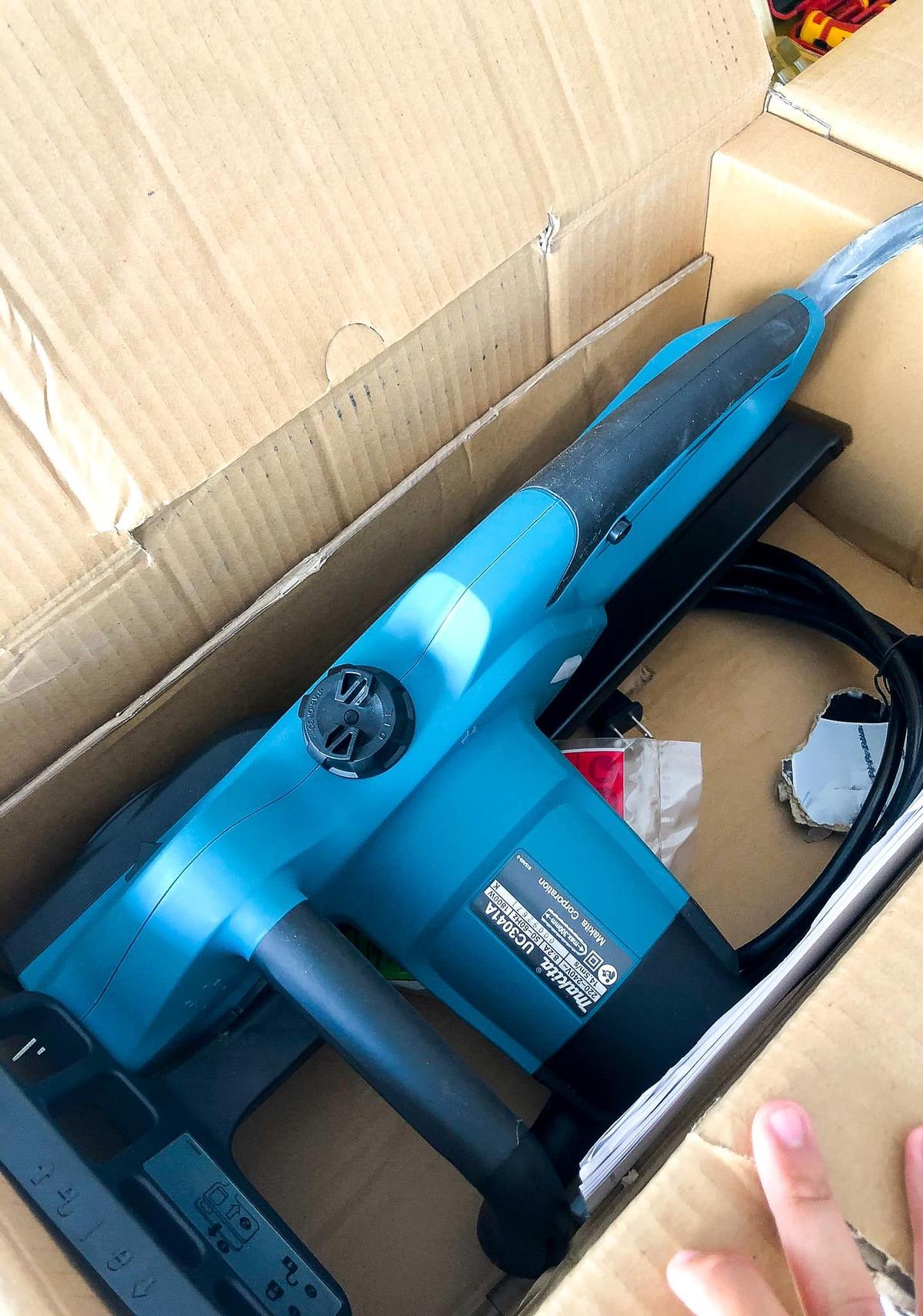 MÁY CƯA XÍCH CHẠY ĐIỆN 1800W MAKITA UC3041A - HÀNG CHÍNH HÃNG