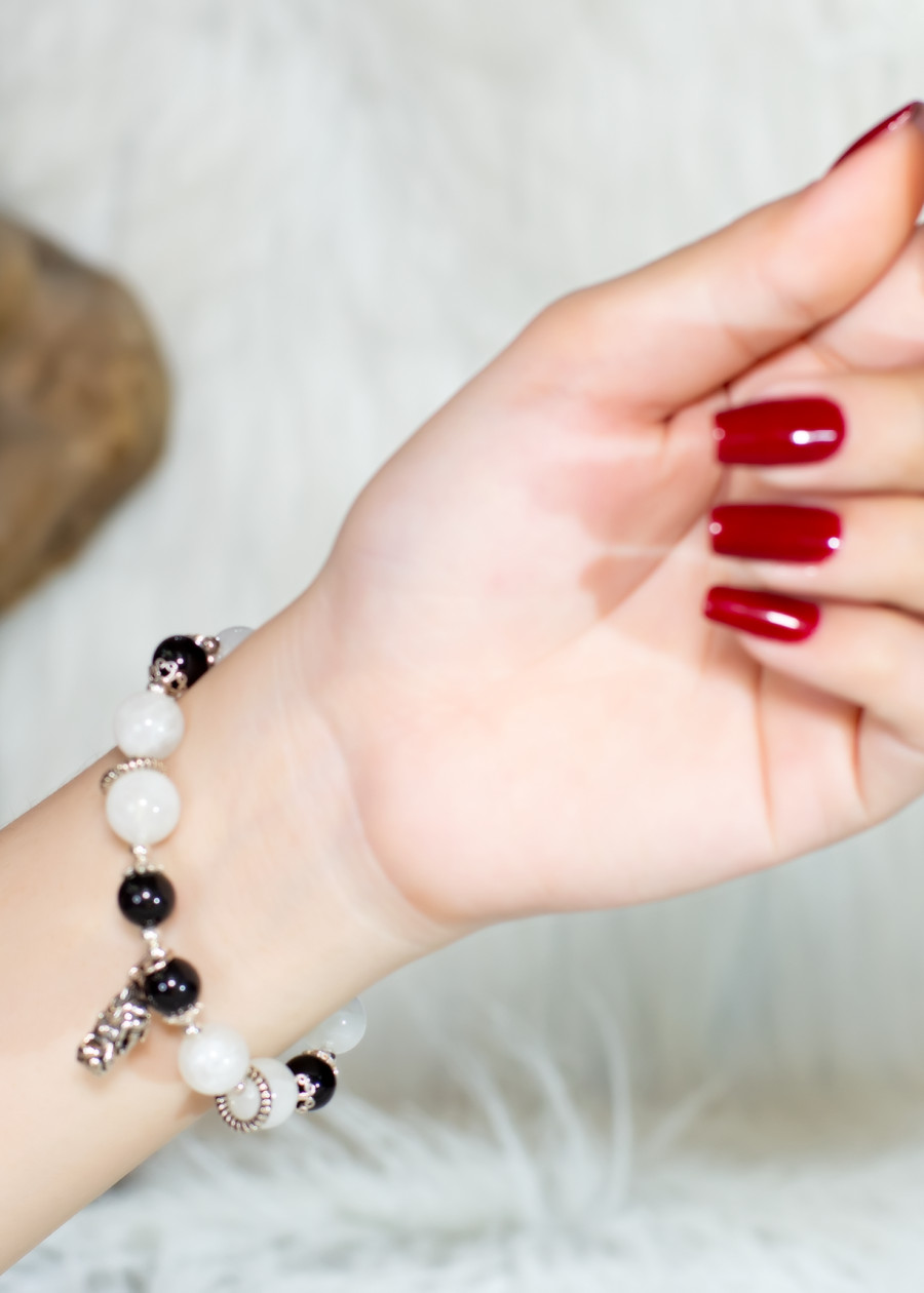 Vòng tay phong thủy đá mặt trăng và tourmaline đen thiên nhiên #VT036