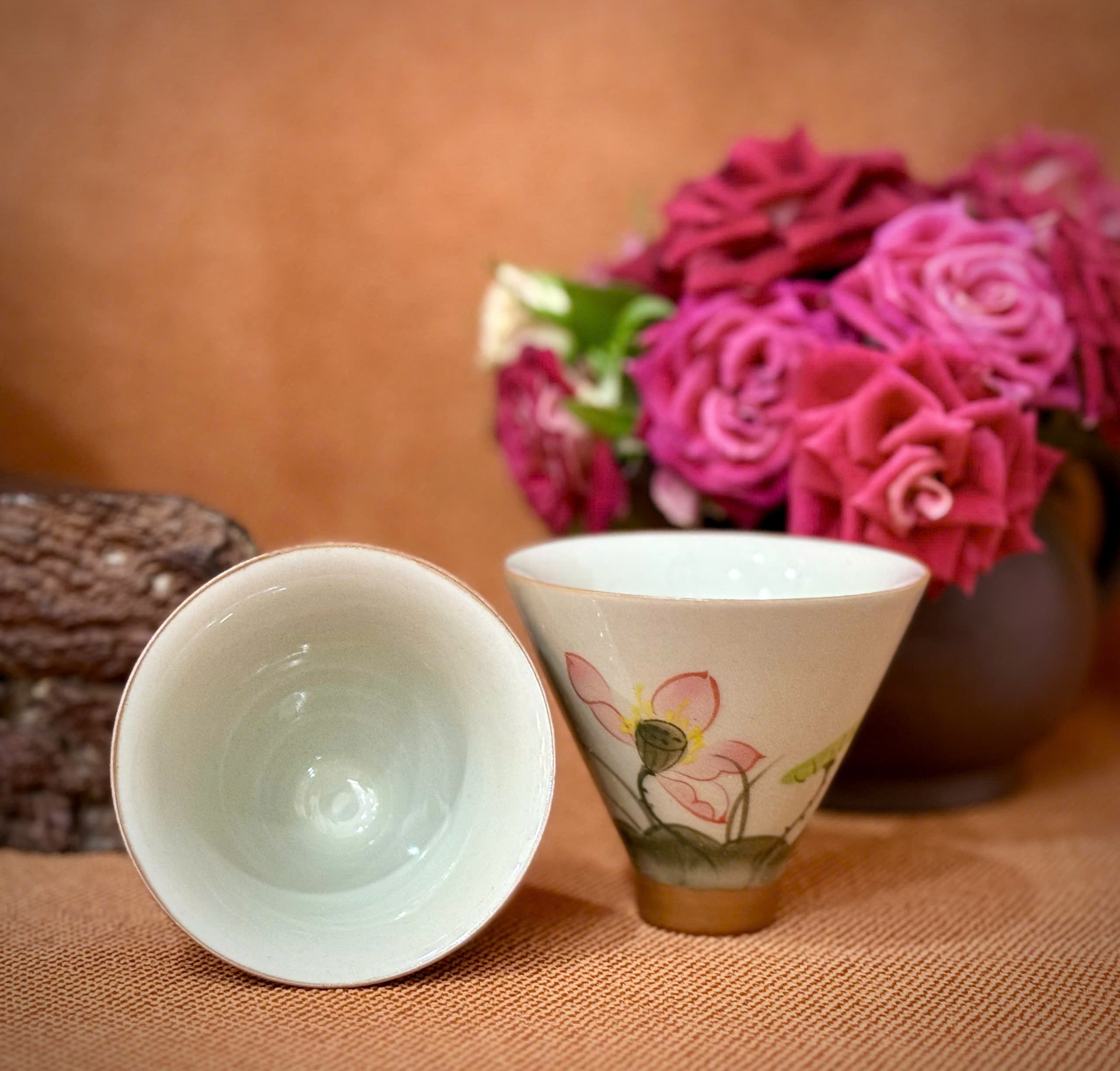 BỘ CHÉN KHẢI SỨ HỌA TIẾT HOA SEN VẼ TAY 4 CHI TIẾT - GAIWAN