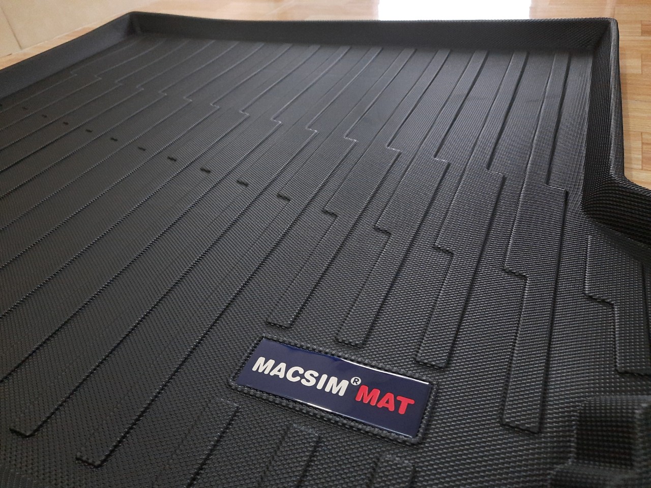 Thảm lót cốp xe ô tô New BMW X4 2017-đến nay nhãn hiệu Macsim hàng loại 2