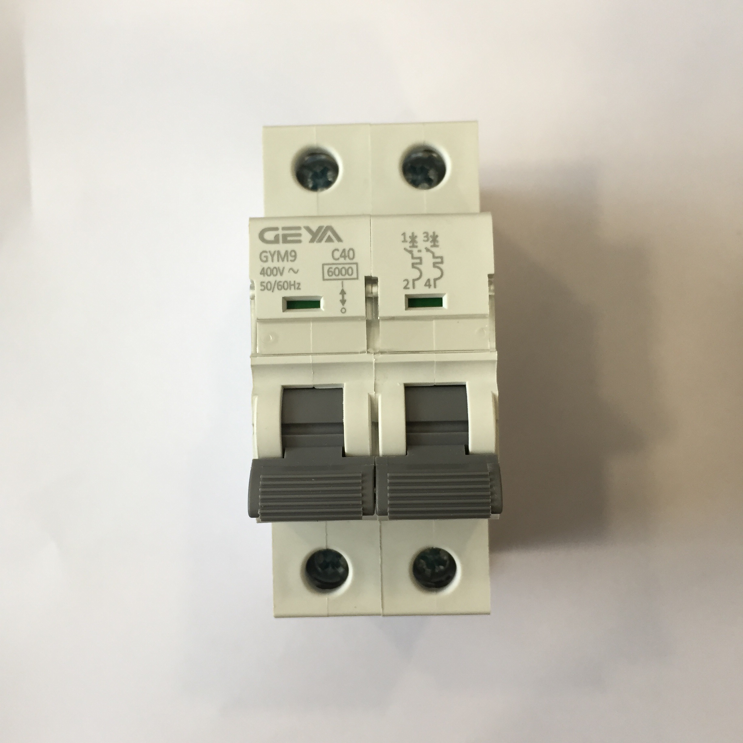 Cầu dao điện hai chiều CB AC Bộ ngắt mạch cho Solar Năng Lượng Mặt Trời GIVASOLAR GEYA AC 400V
