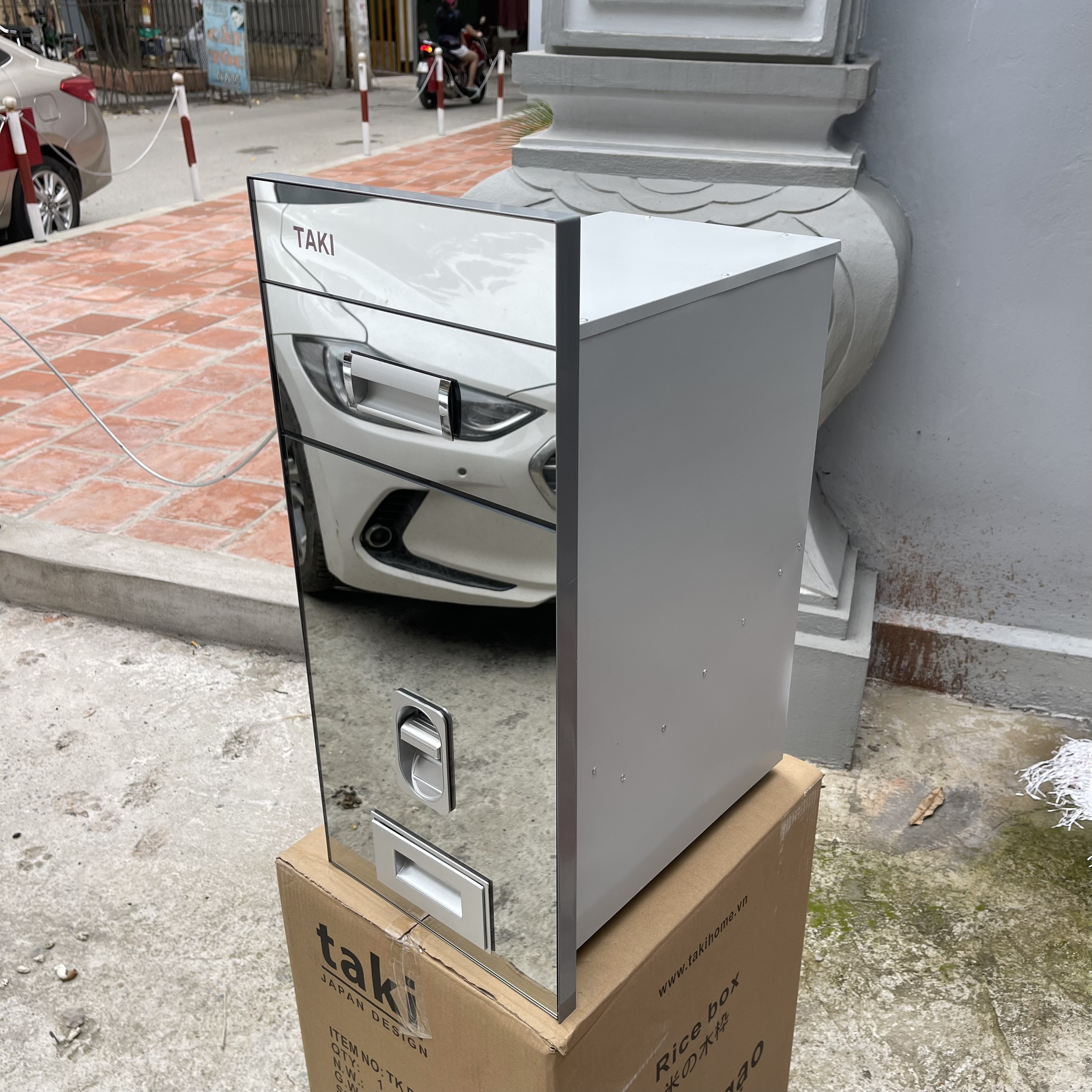Thùng Gạo Thông Minh Mặt Gương Cường Lực, Thùng Gạo Âm Tủ TAKI Tủ Bếp - Có Thợ Lắp Đặt