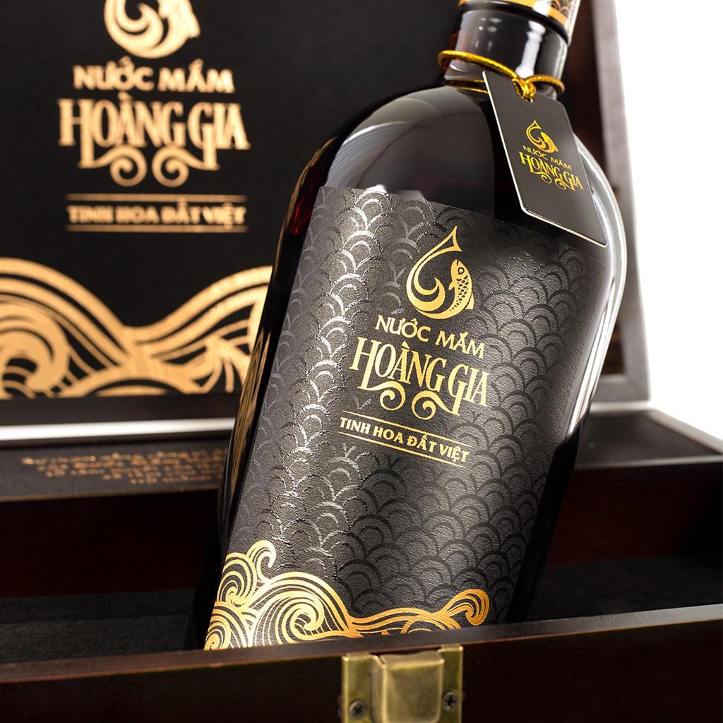 Nước mắm Hoàng Gia 750ml (Hộp gỗ)