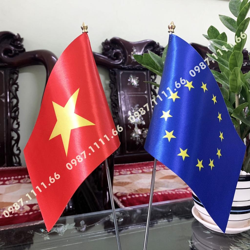 Cờ Để Bàn Làm Việc Đế cờ Chất Liệu Thép Loại cắm 2 cờ Việt Nam - EU
