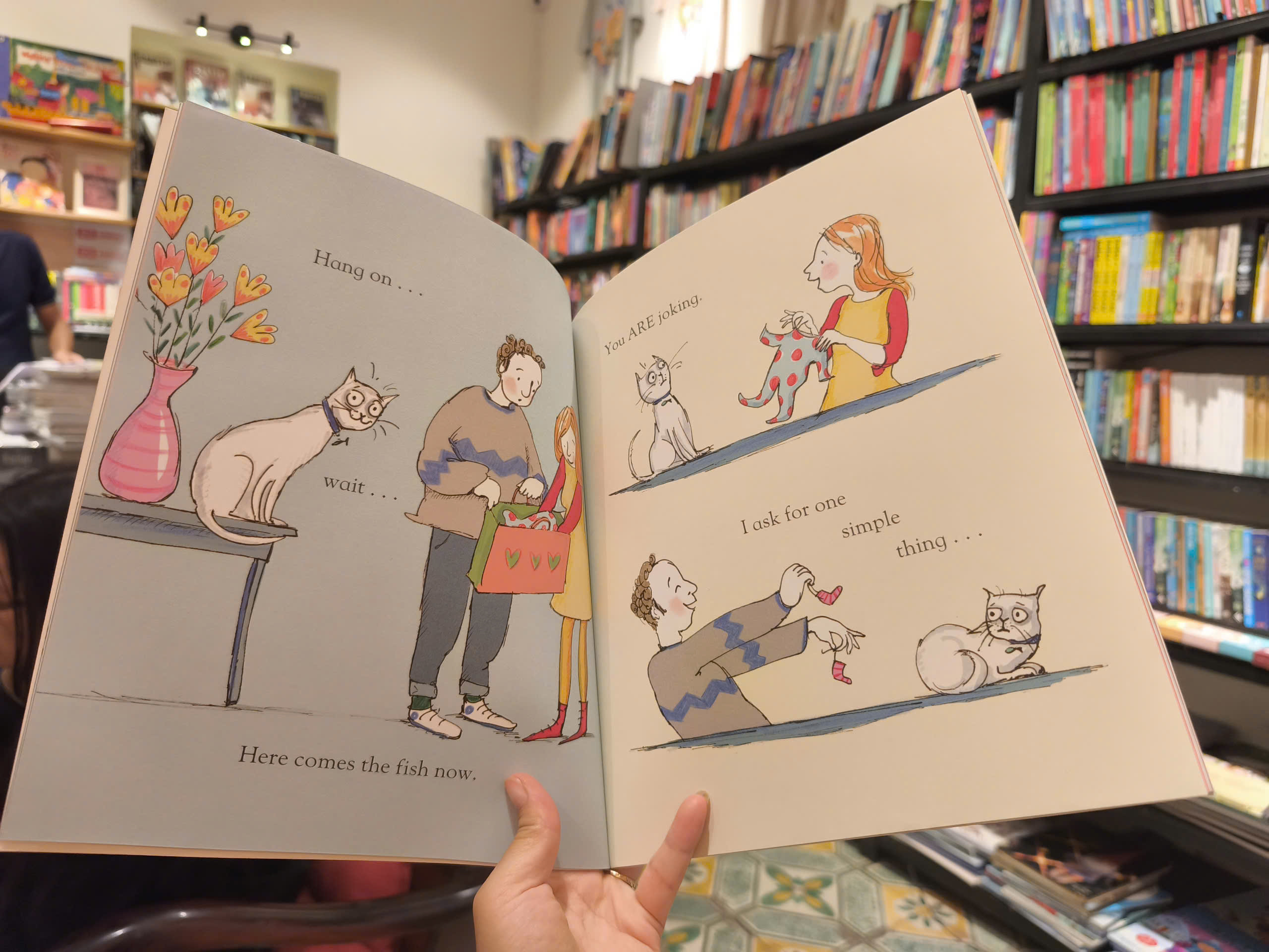Sách - Something Fishy by Polly Dunbar - The perfect story for cat lovers everywhere