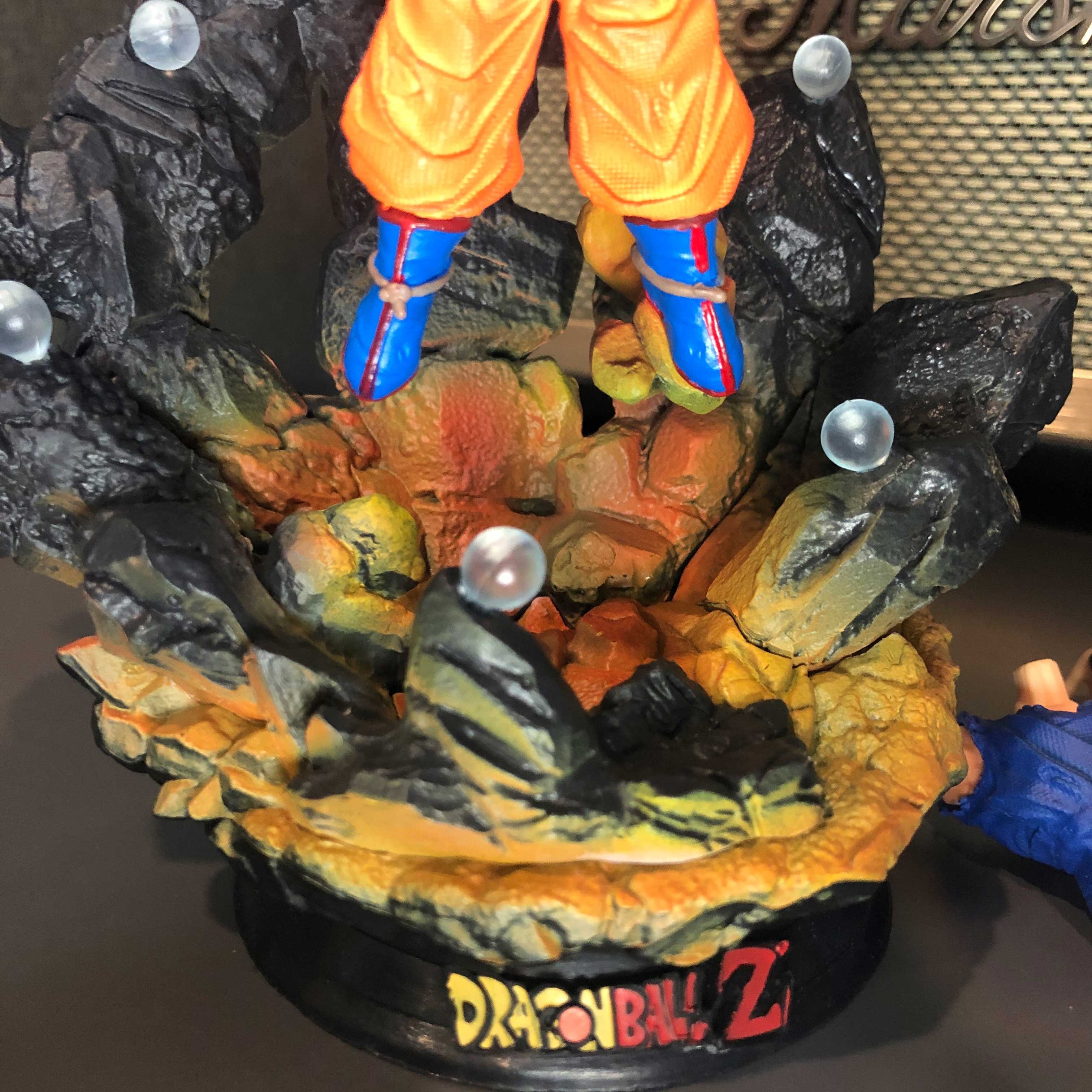 Mô hình Son Goku nâng cầu 25cm - 50 cm có LED - Dragon Ball