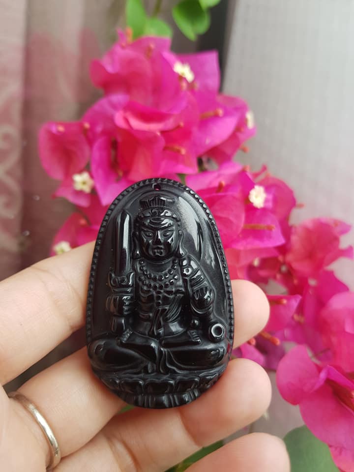 Mặt Dây Chuyền Bất Động Minh Vương Độ Mệnh Nam Tuổi DẬU  Chất liệu đá mã não đen Hợp Nam mệnh Thủy, mệnh Mộc  Size nam C53mm x N39mm x S11mm ạ