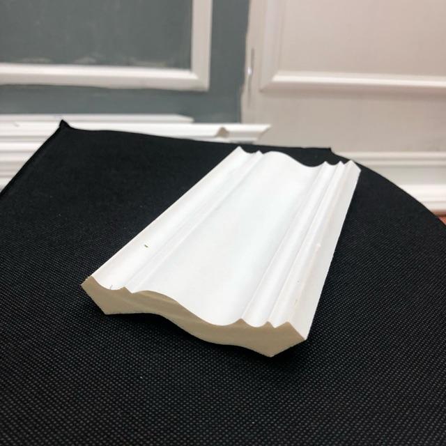 Phào chỉ nhựa xốp cổ trần bản 10cm màu trắng thô