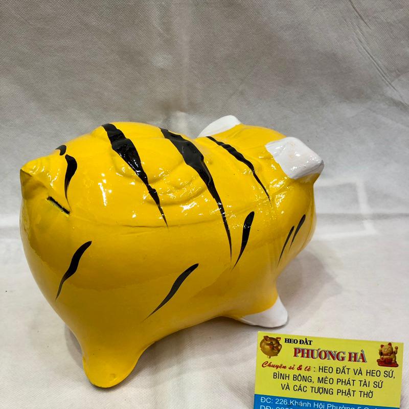 Ống Heo Đất Tiết Kiệm Sơn Phủ Bóng Tiểu Hổ Màu Vàng Tai Trắng Size 22cm * 17cm