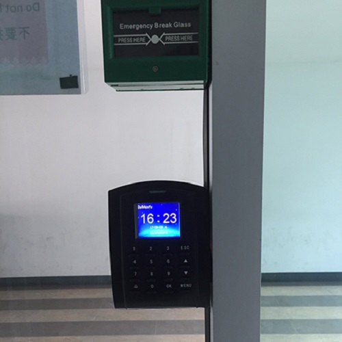 MÁY KIỂM SOÁT CỬA THẺ ZKTECO SC105