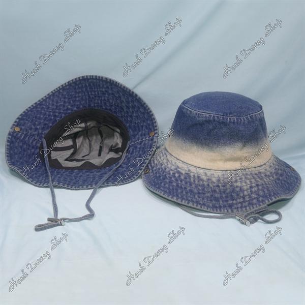 Nón tai bèo jean vành rộng 7,5cm vải jean loang hàng quảng châu, nón cao bồi jean vòng đầu 59-60cm có 2 dây rút phía trong, có dây quai inox - Xanh đậm
