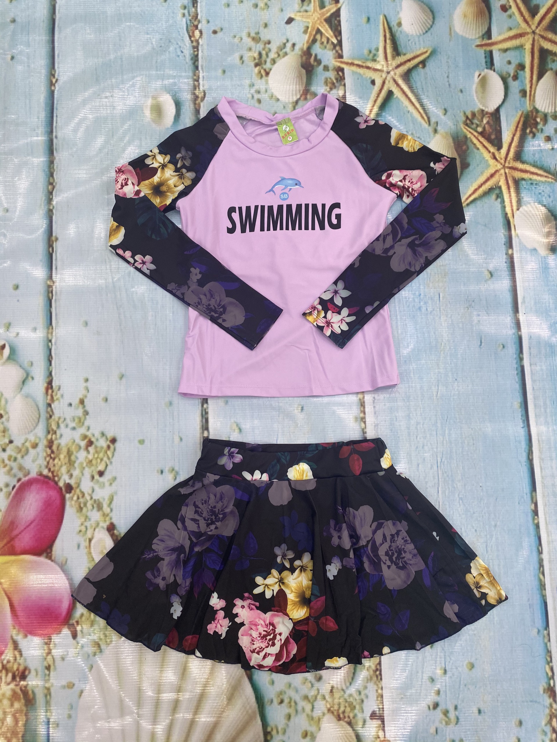 Hình ảnh Váy Bơi Dài Tay Họa Tiết Trẻ Trung