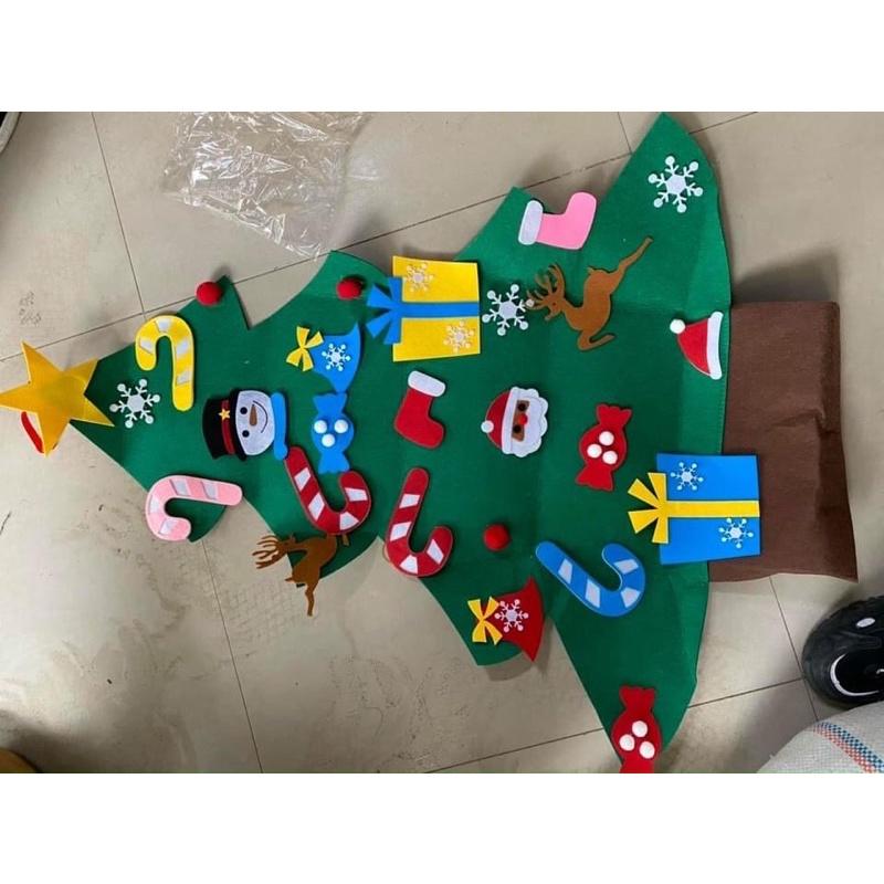 Cây thông noel dán tường