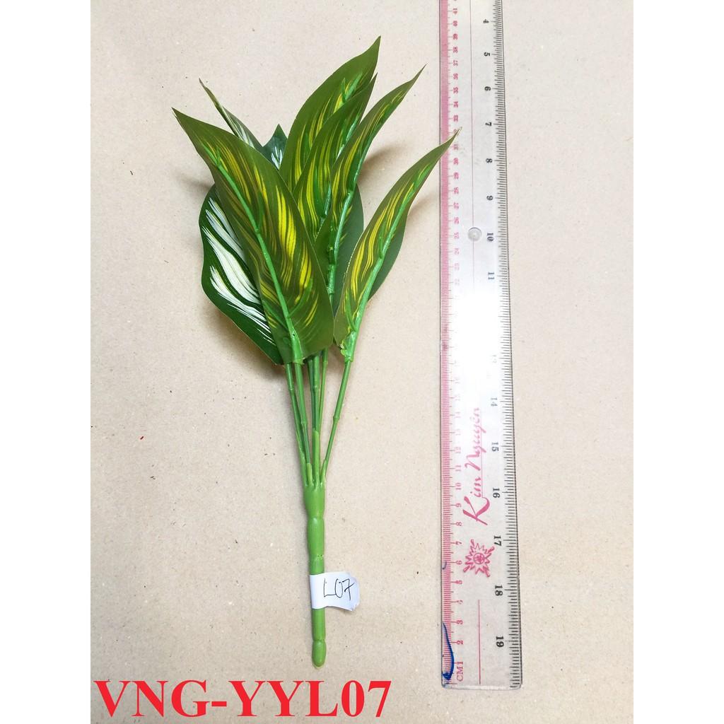 Cây giả trang trí -  Cây nhựa trang trí tường thảm cỏ xanh - Cây trầu bà lá sọc - YYL07 (chưa bao gồm chậu)