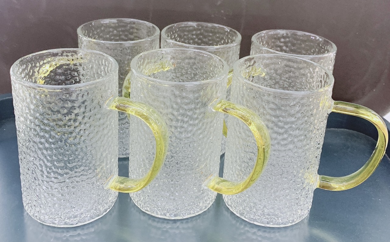 BỘ 6 CỐC THỦY TINH UỐNG NƯỚC CHỊU NHIỆT 350ml CRYSTAN CAO CẤP VÂN DẬP NỔI QUAI VÀNG - ANTH413