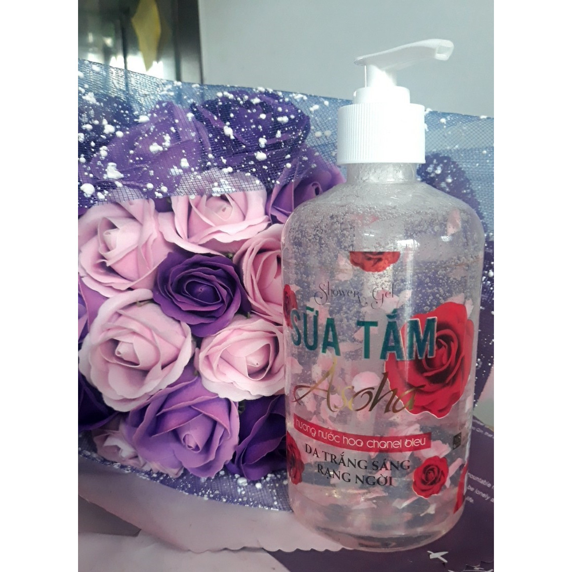 Sữa Tắm Gel Cánh Hoa Hương Nước Hoa Bleu 550ml