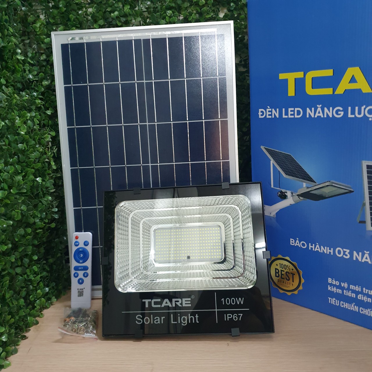 Đèn Led Năng lượng mặt trời Tcare 100W - Hàng Chính Hãng