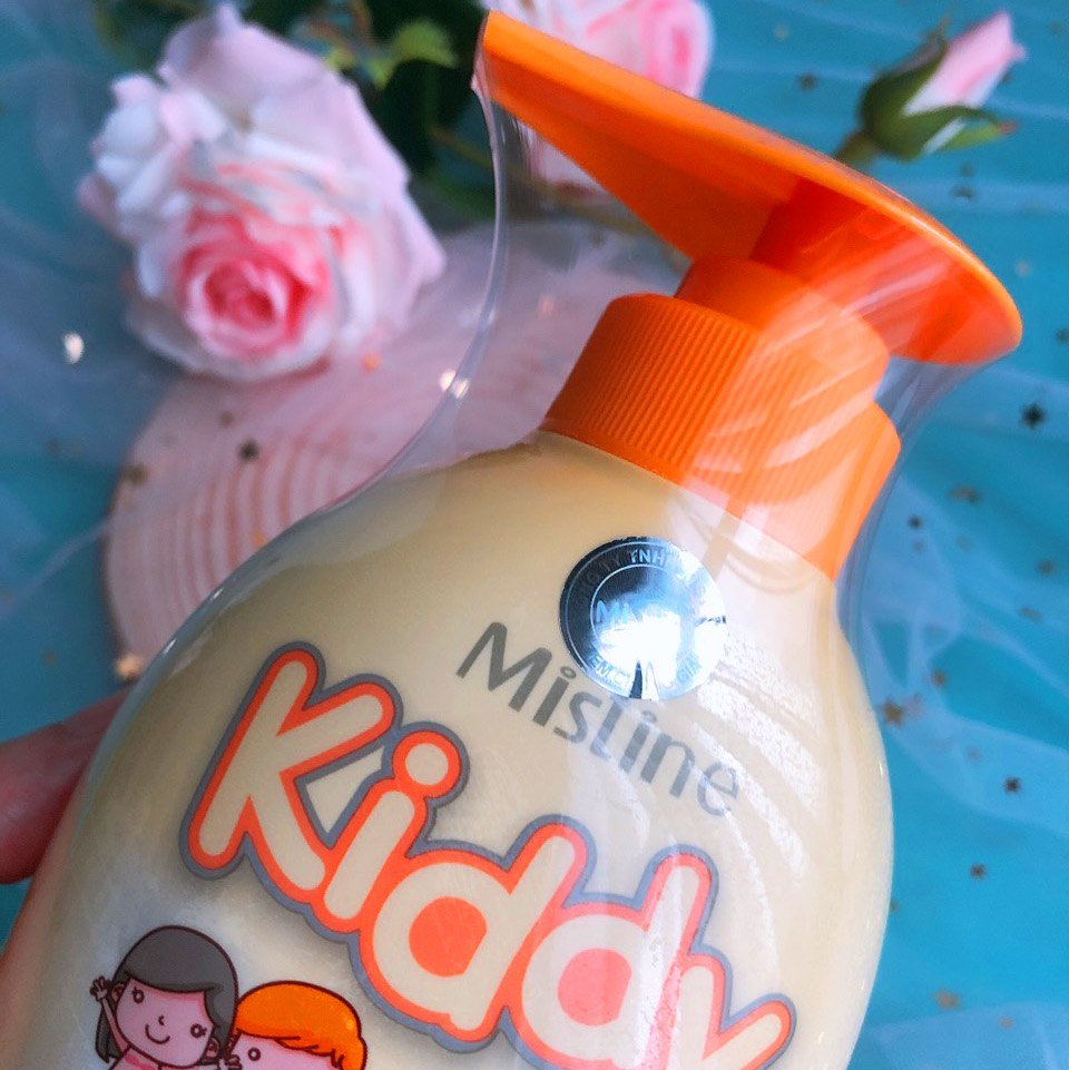 SỮA TẮM GỘI TRẺ EM HƯƠNG SỮA MISTINE KIDDY DOUBLE MILK HEAD TO TOE BATH