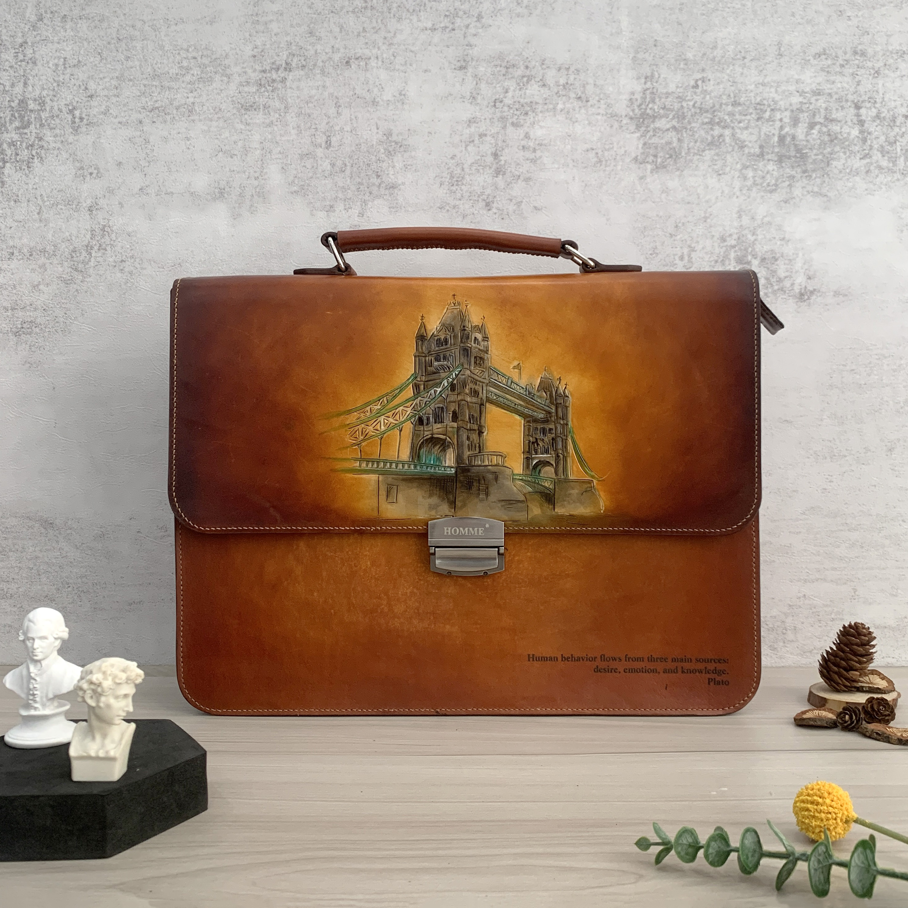 Cặp da điêu khắc Homme Handcrafted-carved Briefcase - version Tower Bridge, London