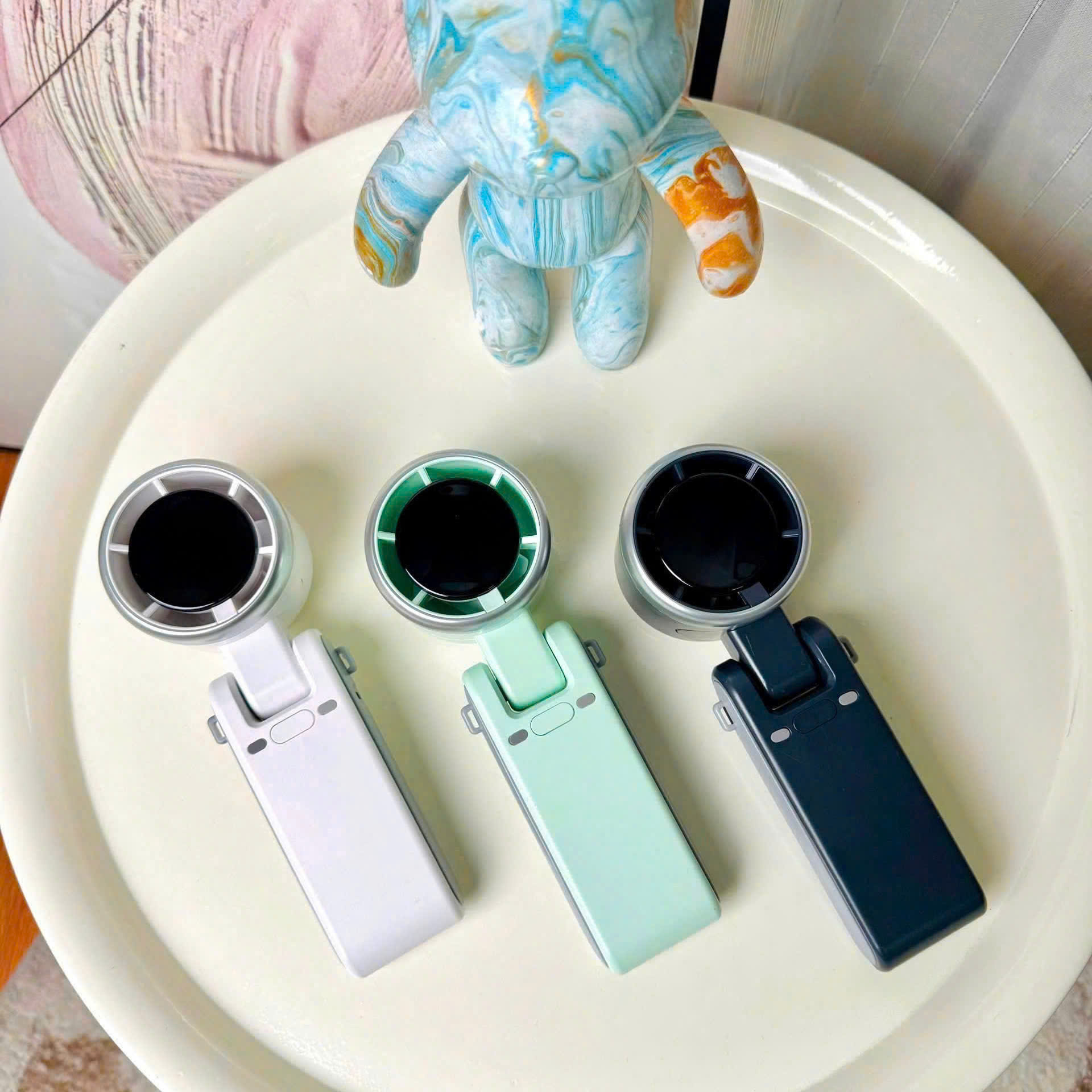 Quạt Cầm Tay Tích Điện VMF-07 5 Cấp Độ Gió Xoay 180 Độ Gấp Gọn Tặng Kèm Dây Đeo Cổ Tiện Lợi