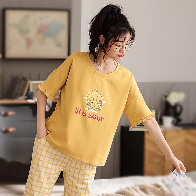 Đồ Bộ Pijama lửng tông đỏ nổi bật, phù hợp với các cô nàng cá tính mạnh mẽ, vải cotton 100% thoáng mát, thấm mồ hôi
