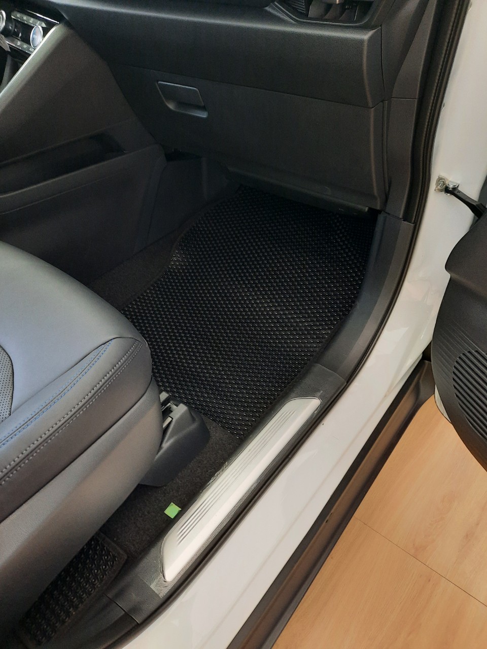 Thảm lót sàn KATA cho xe Toyota Yaris Cross - Hàng chính hãng không mùi, không ẩm mốc, dễ vệ sinh