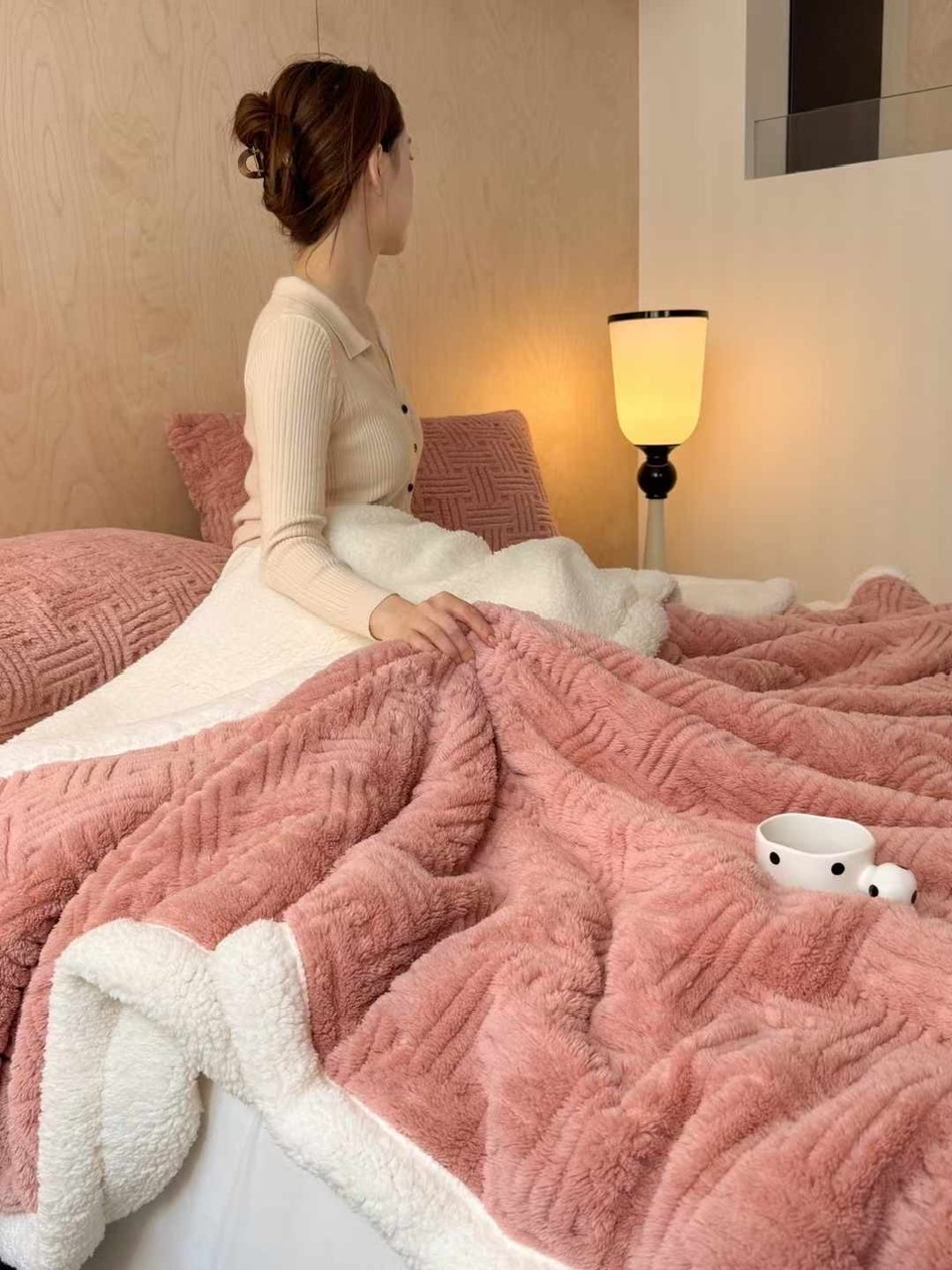 Chăn lông cừu Blanket LIDACO họa tiết dập vân chìm mỏng nhẹ ấm áp kích thước 2mx2m3