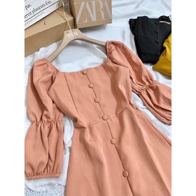 Váy cổ vuông nút bọc
