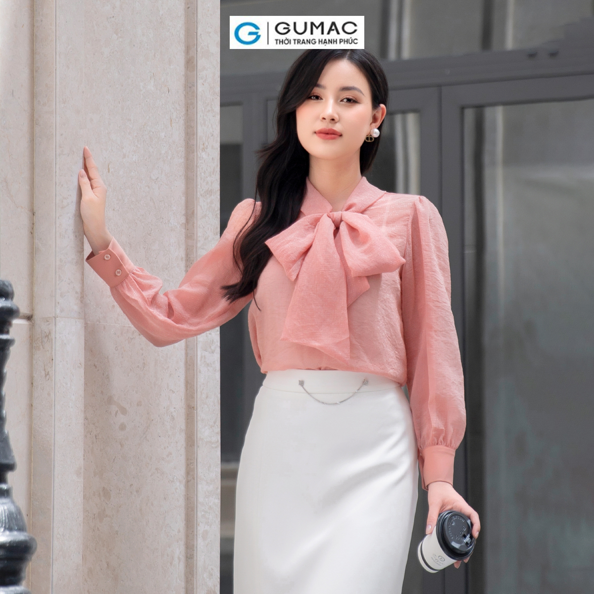 Chân váy phom suông, đường rã dọc hông váy tạo kiểu xẻ trước VD09029
