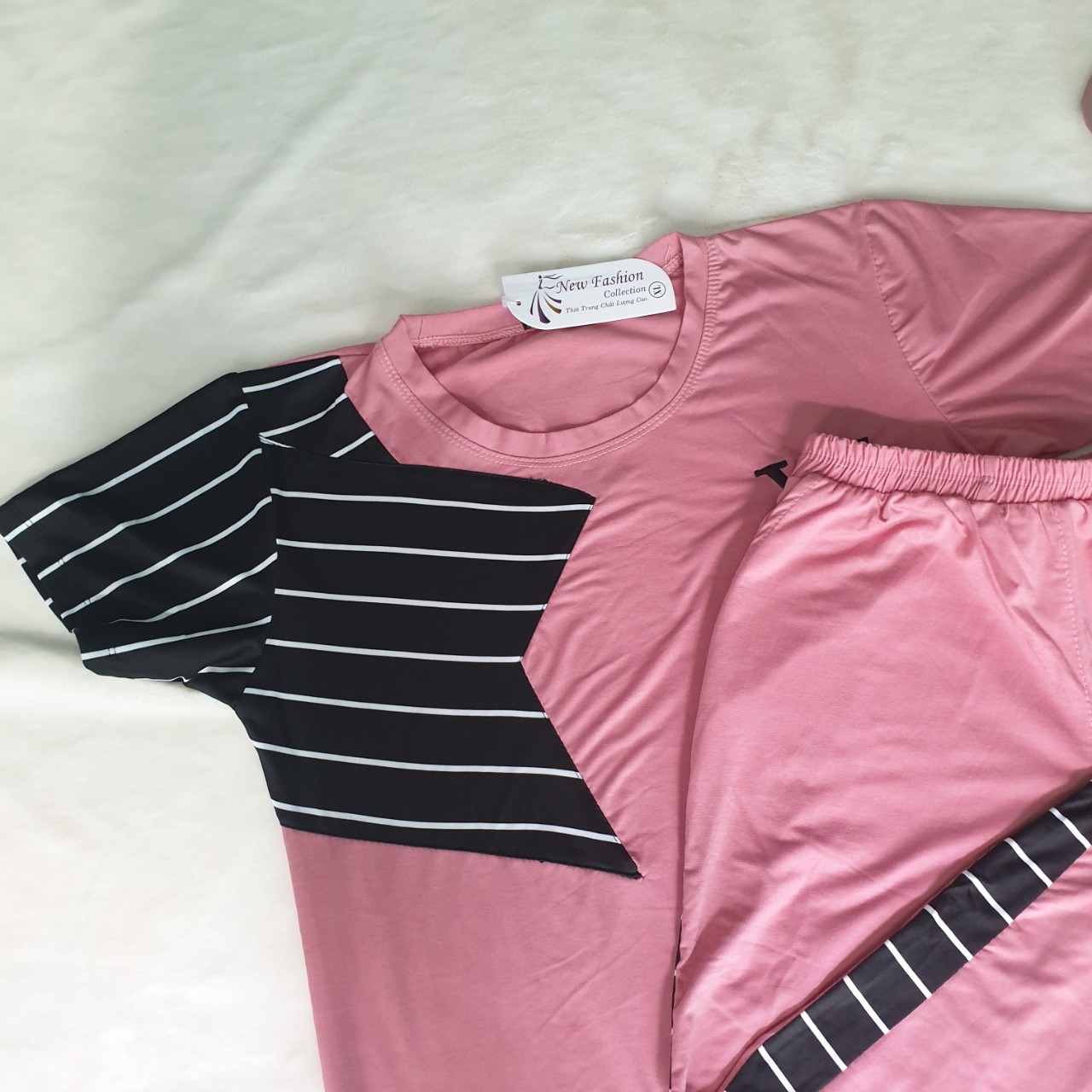 Đồ bộ dài thể thao nữ đẹp thời trang cổ tròn, tay lỡ phối sọc ca rô, thun cotton 4 chiều co dãn cực đẹp, phom chuẩn - aloha style. Size từ 40-65kg