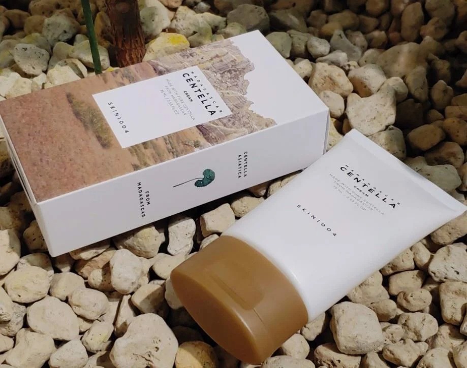 Bộ 4 Sản Phẩm Dưỡng Da Giảm Mụn, Phục Hồi Da Skin1004 Madagascar Centella + Tặng Kèm 1 Mặt Nạ Sexylook
