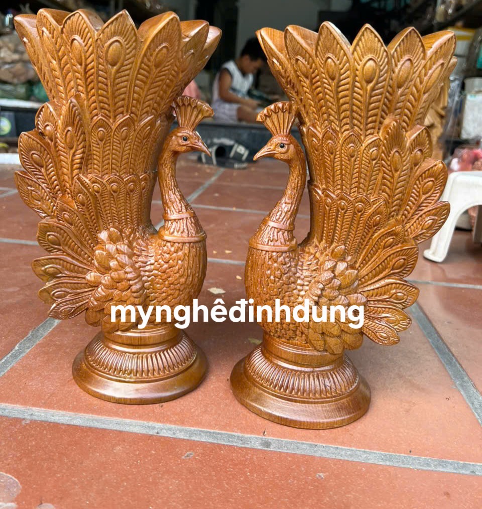Cặp  chim công cắm hoa phong thủy cầu tài lộc bằng gỗ bách xanh thơm nức cao 30x15x12cm