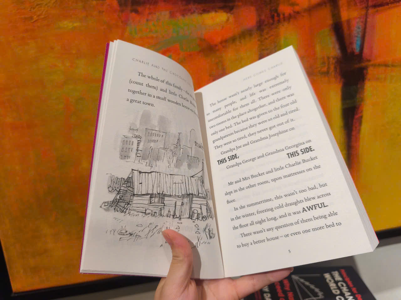 Sách - Charlie And The Chocolate Factory by Roald Dahl -  Childrens Book in English
