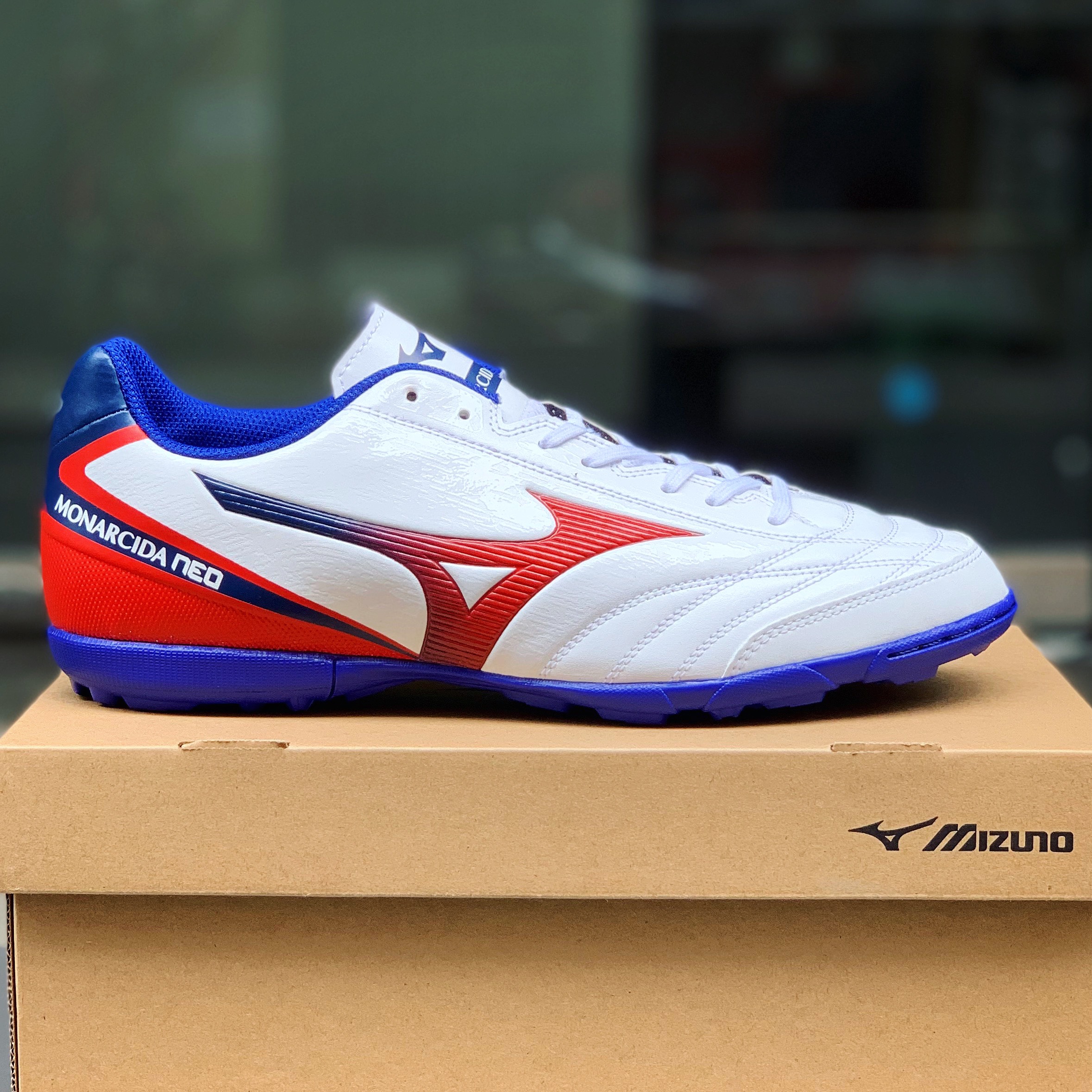 Giày đá bóng Mizuno Monarcida Neo Sala Select TF Q1GB212262 - Trắng Đỏ/Xanh