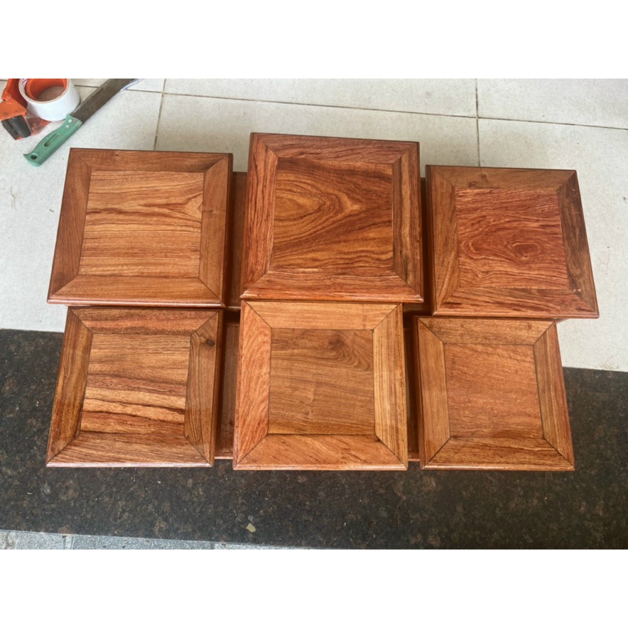 Tam cấp-Tam Sơn Gỗ Hương mặt 20cm dài 63 cm cao 13.5 cm