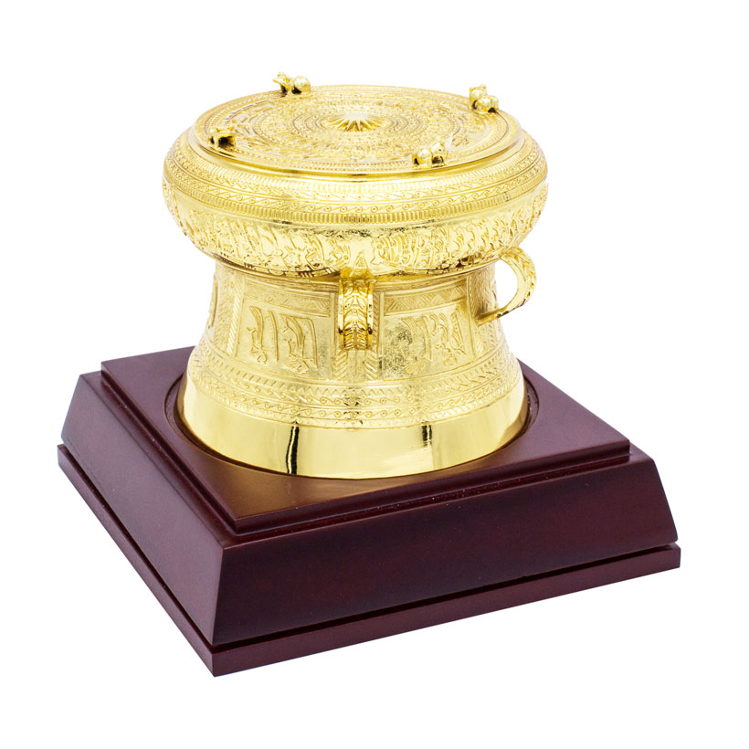 Quà tặng cho người Nhật Bản: Trống đồng mạ vàng 24K
