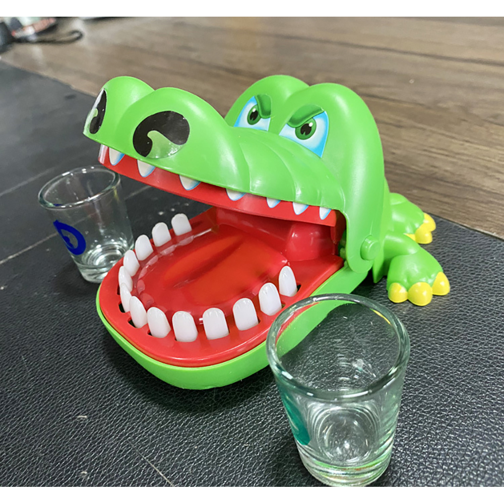 Bộ trò chơi Crocodile Drinking Game Khám Răng Cá Sấu uống rượu bia thú vị trên bàn nhậu dành cho nhóm bạn