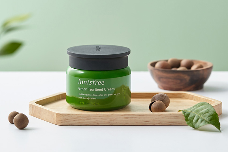 Kem dưỡng cung cấp ẩm từ trà xanh và dầu hạt trà xanh tươi Innisfree Green Tea Seed Cream 50ml - NEW