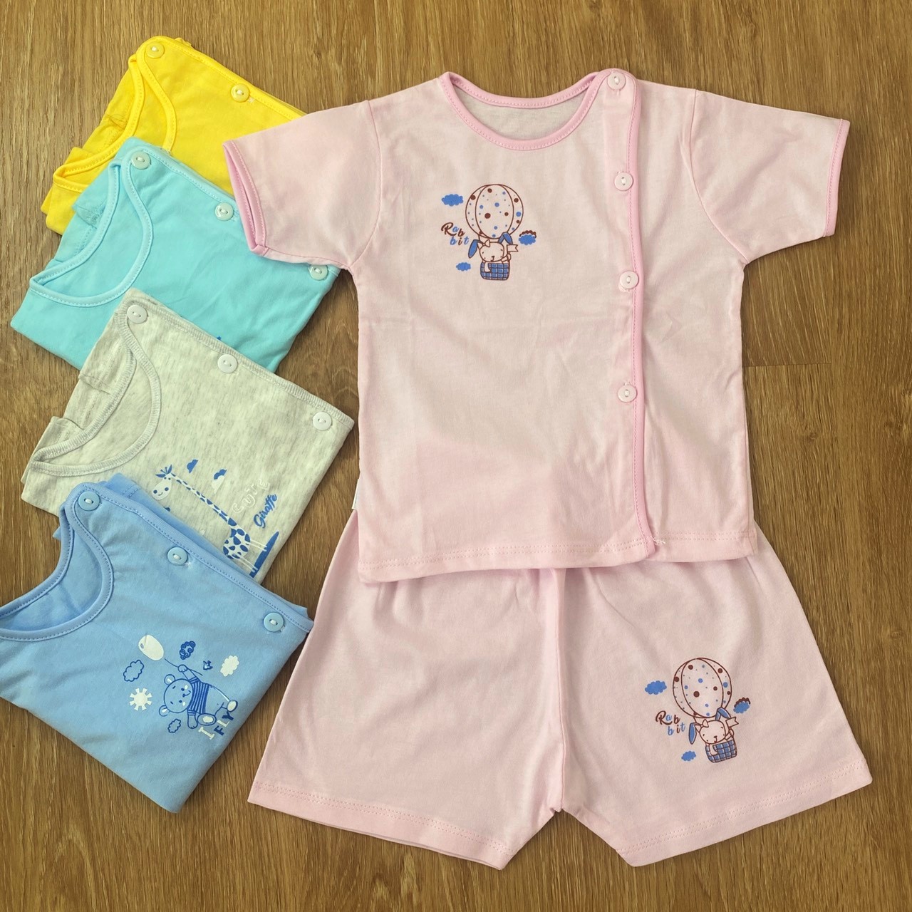 COMBO 3 Bộ quần áo sơ sinh cotton THT-FR GGY | Mẫu Tay Ngắn Cài Lệch Màu | Size 1 - 3 cho bé sơ sinh - 9 kg| Chất vải thun cotton 100% xịn, đẹp, mềm, họa tiết xinh | Hàng Việt Nam | quần áo trẻ em