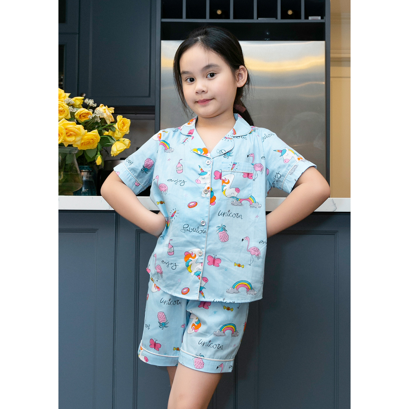 Bộ Pijama mặc nhà bé gái áo cộc quần đùi màu xanh hình unicorn