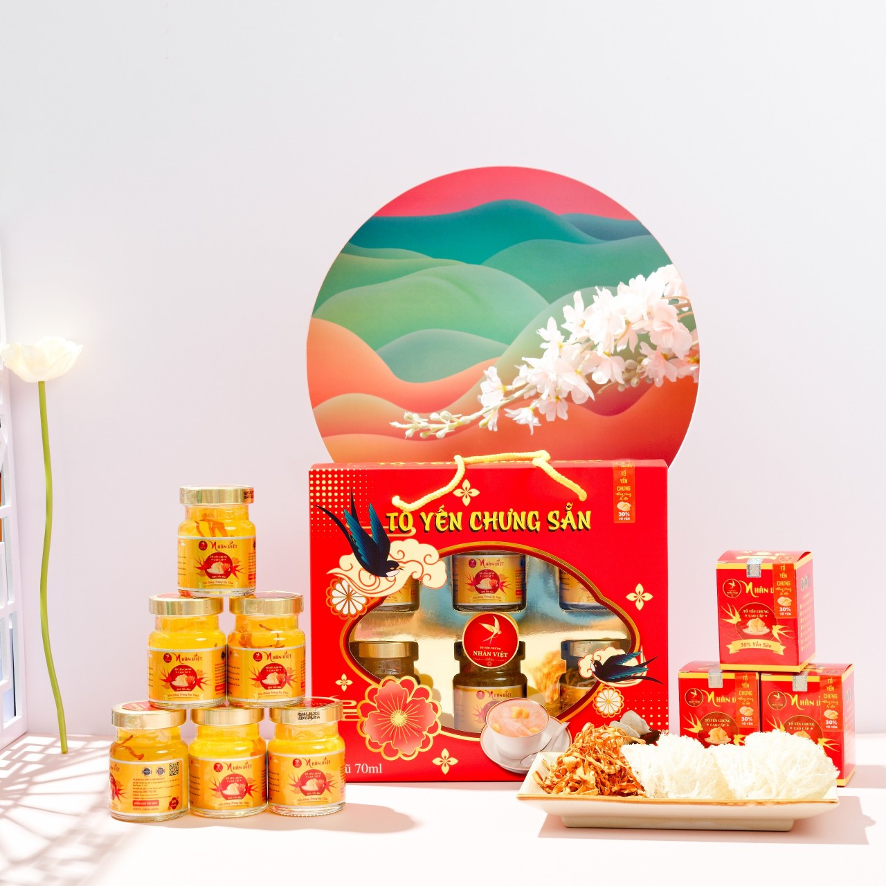 Hộp Quà 6 Hũ Yến Sào Chưng Đông Trùng Hạ Thảo Nhân Việt 30% Yến 70ml/Hũ