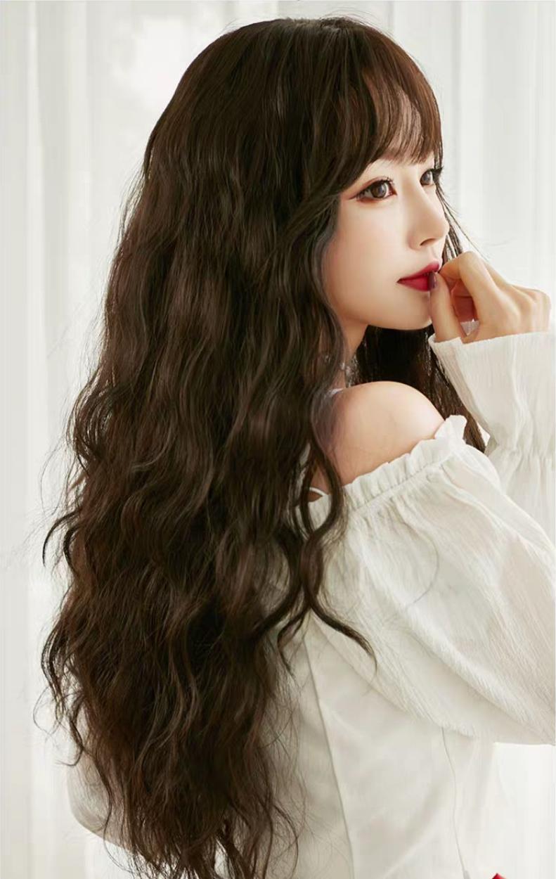 Tóc giả nguyên đầu xoăn kiểu Hàn Quốc siêu xinh có rãnh da đầu, chịu được nhiệt, có thể bấm, uốn, duỗi, gội. Giống tóc thật 100%. Kèm theo lưới và lược