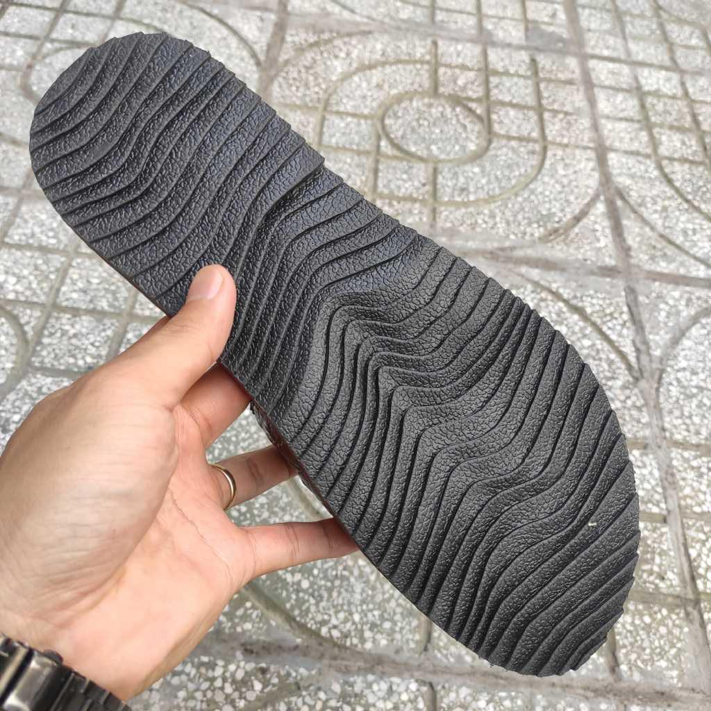 Dép ngang Gù cá sấu rất đẹp!