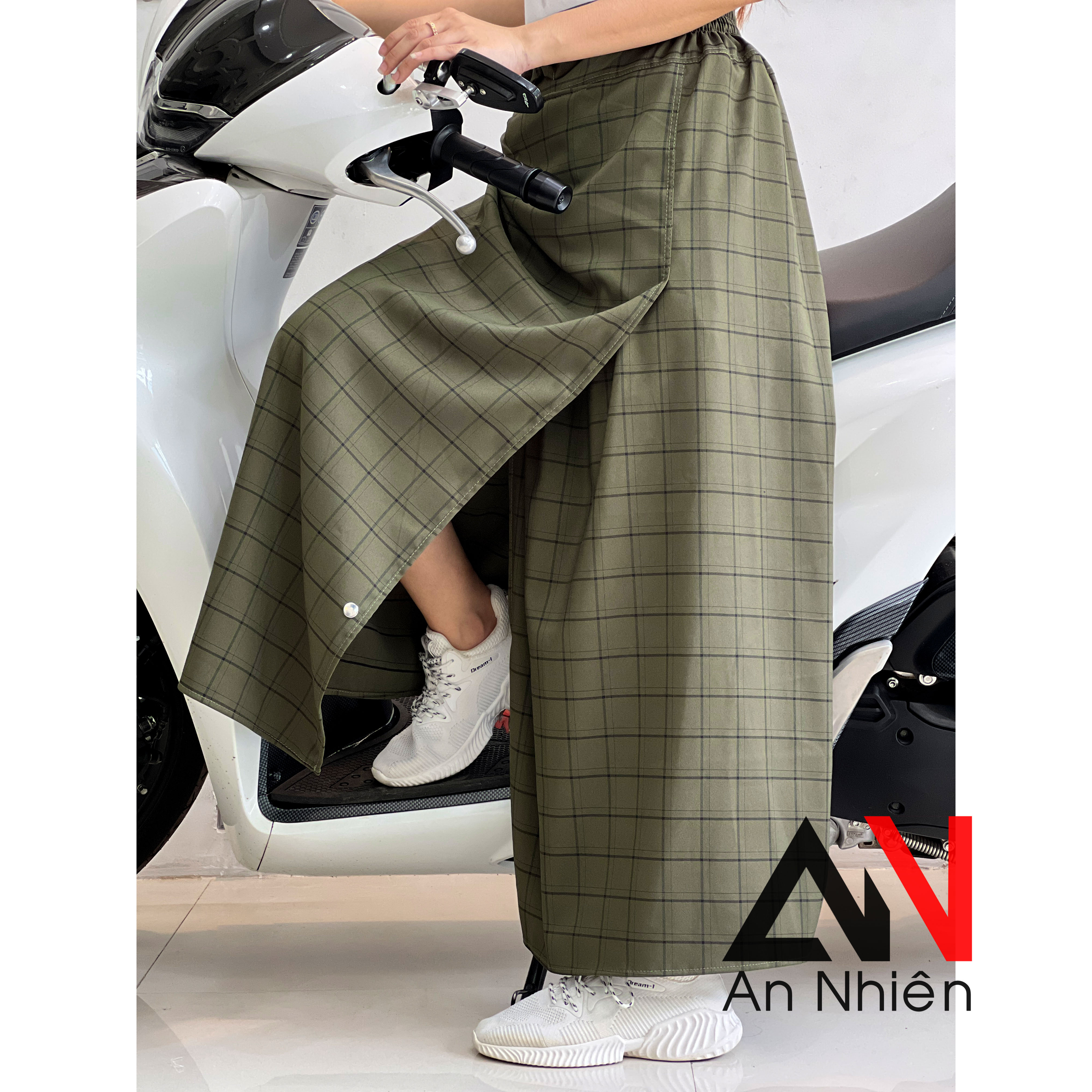 Váy chống nắng xẻ tà cố định bằng miếng dán kết hợp nút bấm chất mềm mại co giãn tốt xòe rộng dài dưới tà váy có nút bấm cố định