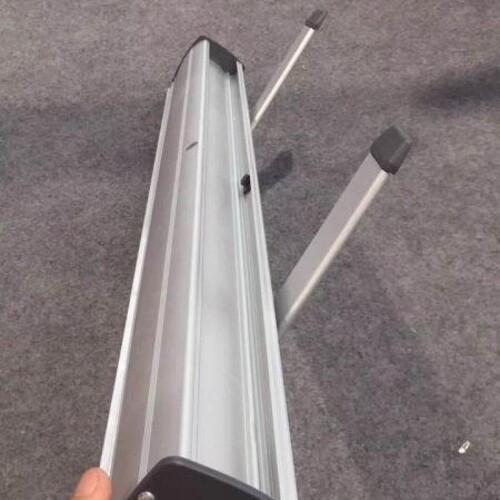 Banner cuốn đế nhôm