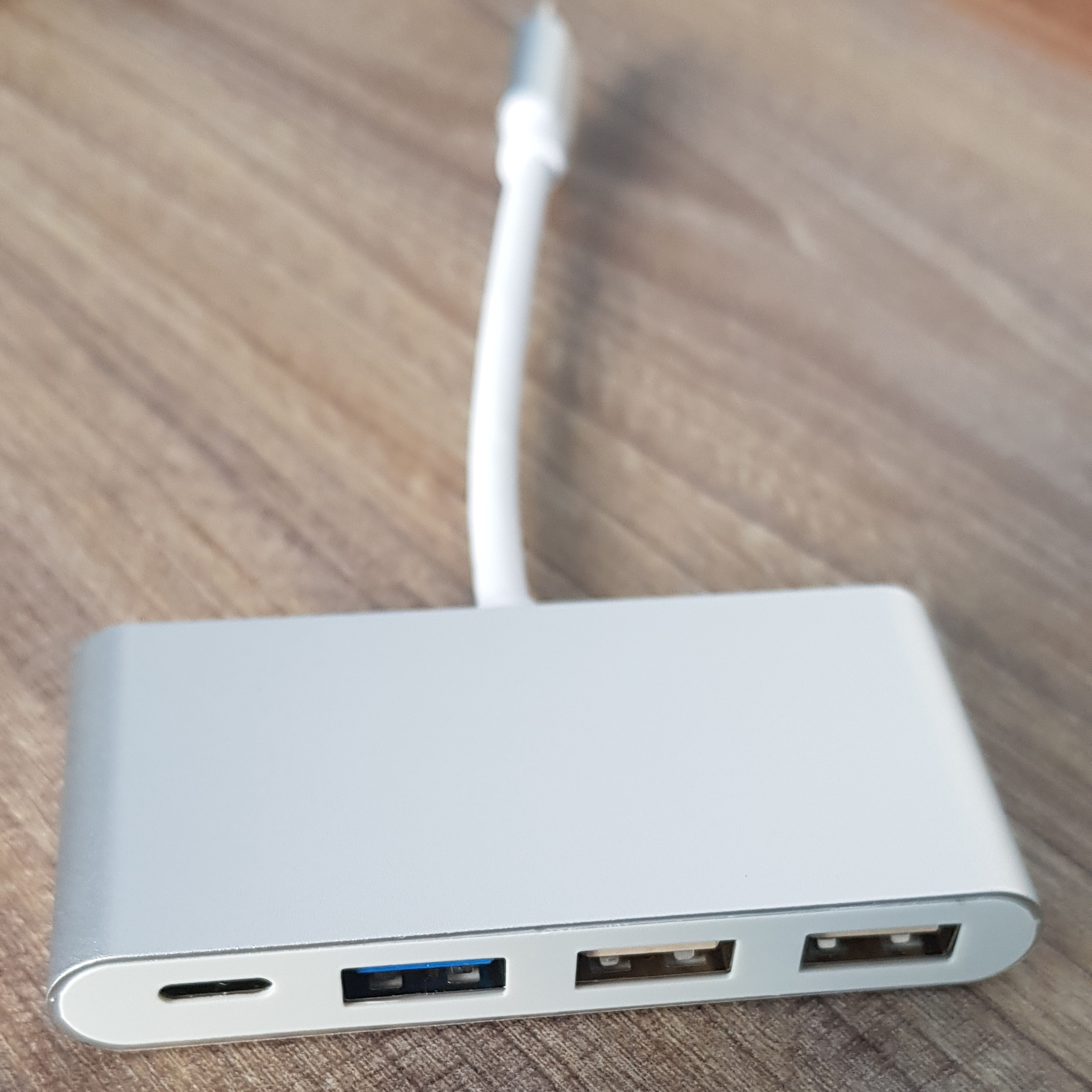 Hub Usb Type-c ra 3 cổng usb 3.0, 1 cổng sạc cho Macbook