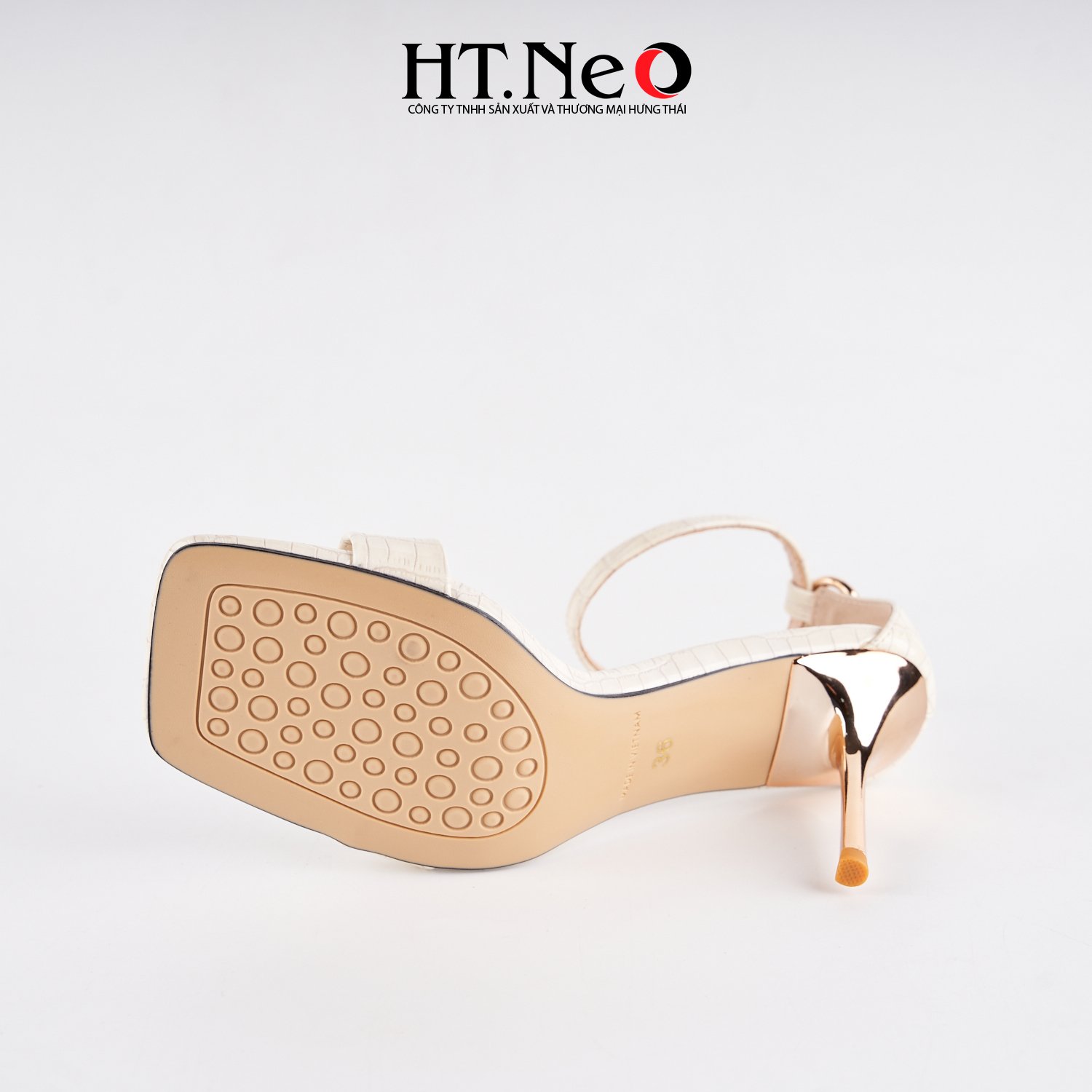 Sandal nữ da HT.NEO thiết kế đơn giản, sang trọng, trẻ trung, dễ phối đồ, tôn dáng SDN165