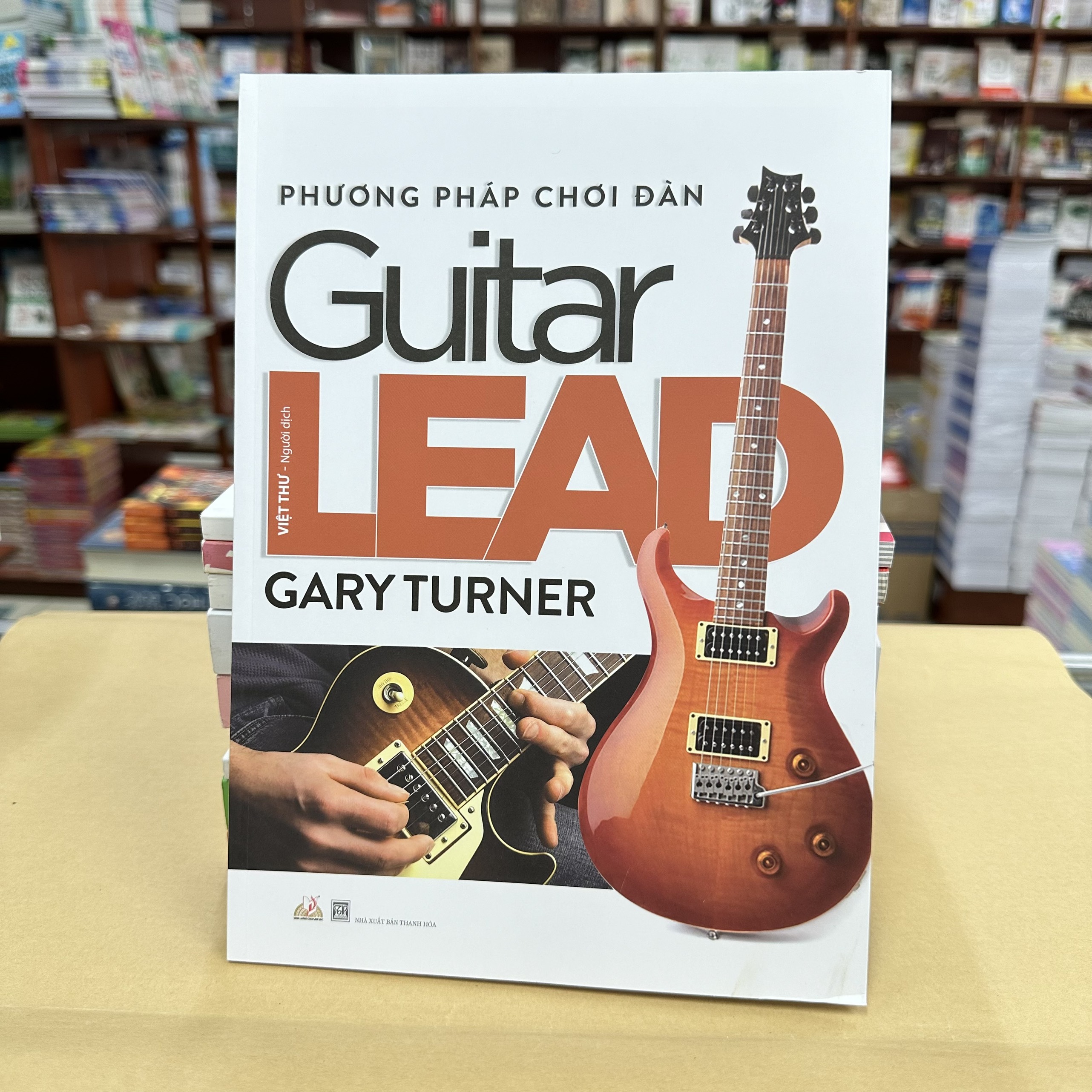 Phương Pháp Chơi Đàn Guitar Lead - Gary Turner - Vanlangbooks