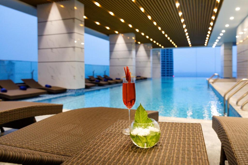 Combo 3N2D KS Virgo Hotel Nha Trang: VMB khứ hồi Hà Nội - Nha Trang + Phòng Tiêu Chuẩn + Ăn sáng
