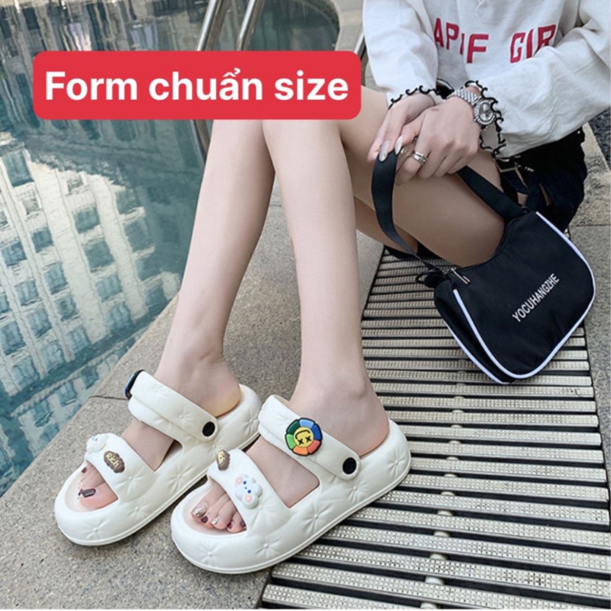 Dép quai hậu - dép sandal siêu nhẹ cho học sinh cute hoa cúc mặt cười D80